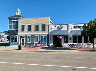 104 N Robert St, Ludington, MI 49431