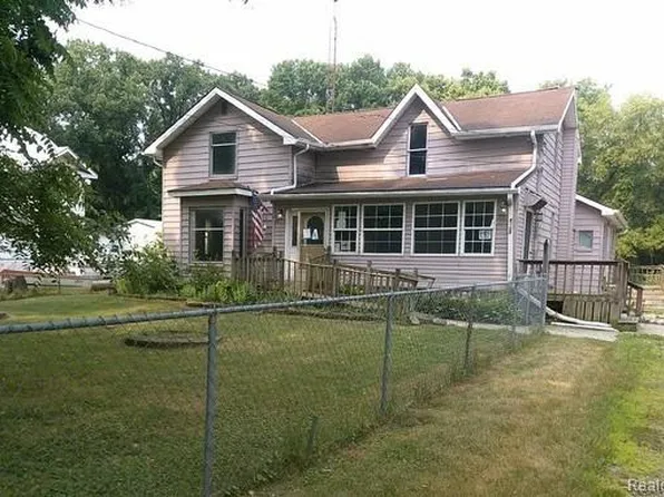 8405 N Vassar Rd, Mount Morris, MI 48458
