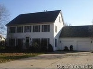 230 W Conrey St, Williamsville, IL 62693