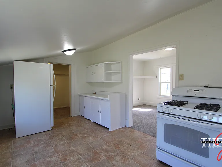 1013 E B St #1 — Photo 8
