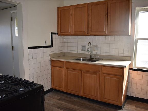 5th image of 1132 W 22nd St
