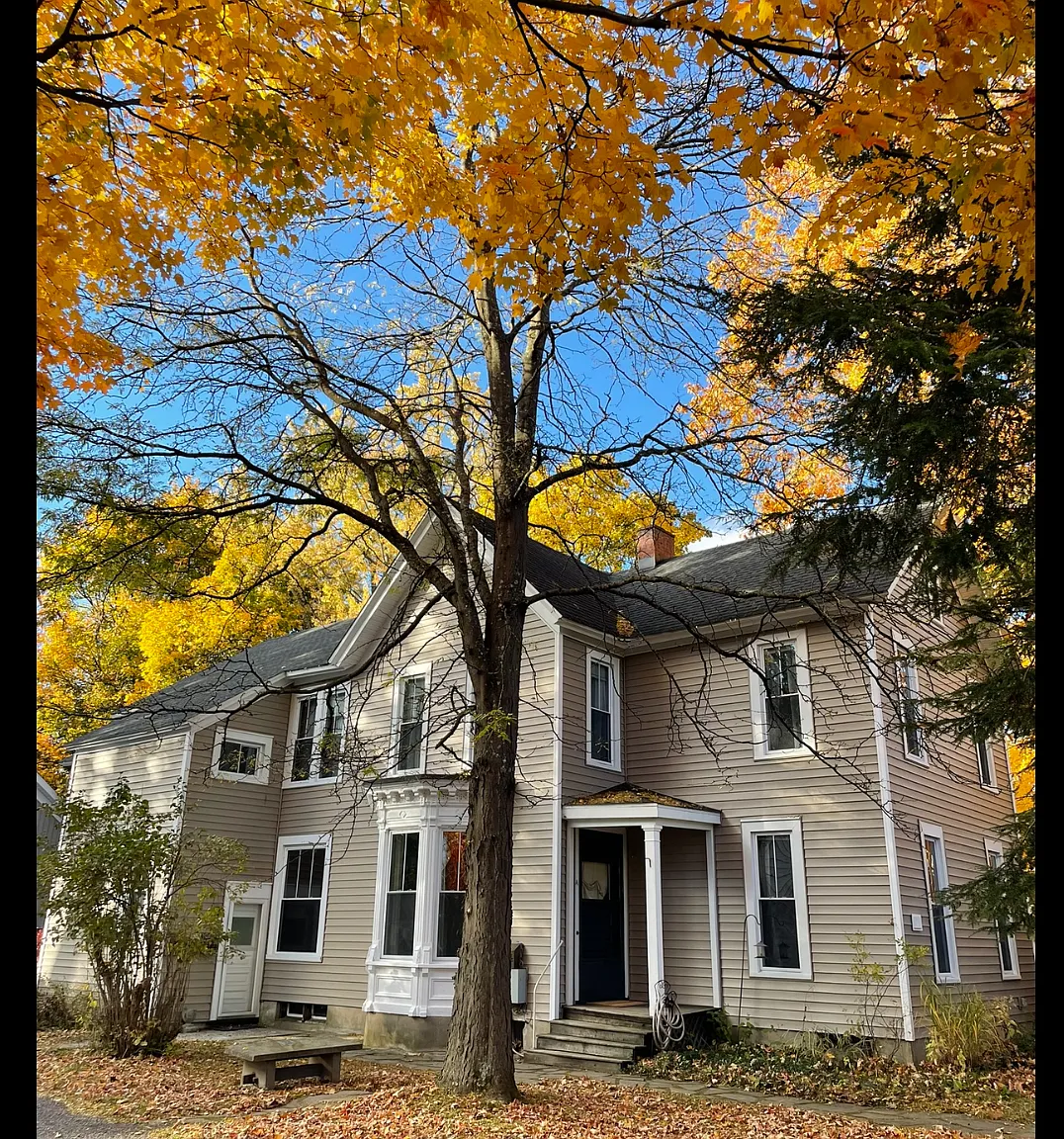 3 bed, 1100 sqft, $1,850 — Photo 1