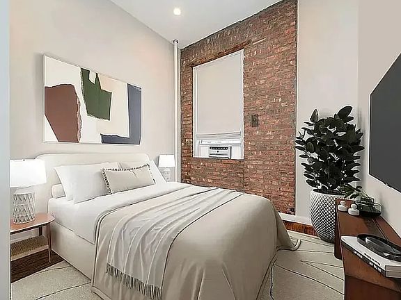 5th image of 145 W 10th St #3E