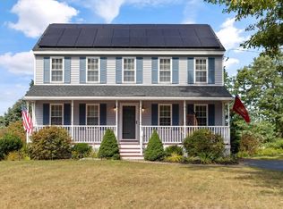 3 Clover Hill Cres, Tyngsboro, MA 01879