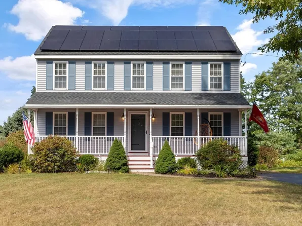 3 Clover Hill Cres, Tyngsboro, MA 01879