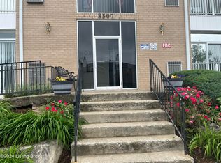 8507 Atrium Dr APT 304, Louisville, KY 40220