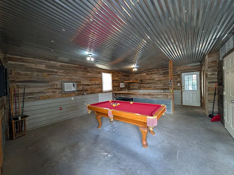 890 Josephine St — Photo 35