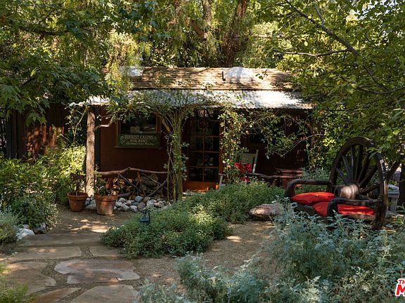 3rd image of 25682 Monte Nido Dr