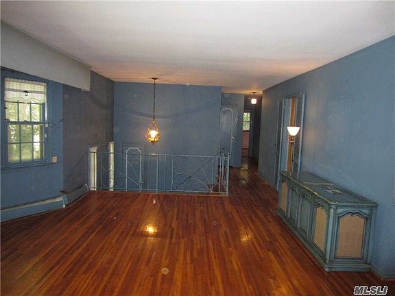 2nd image of 5 Pinoak Ct