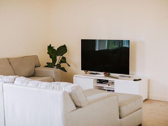 4th image of 6751 Timahoe Ln