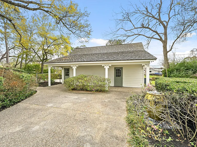 13835 Jarvis Rd — Photo 35