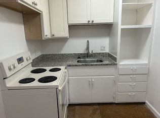 2901 School St APT A, Oakland, CA 94602