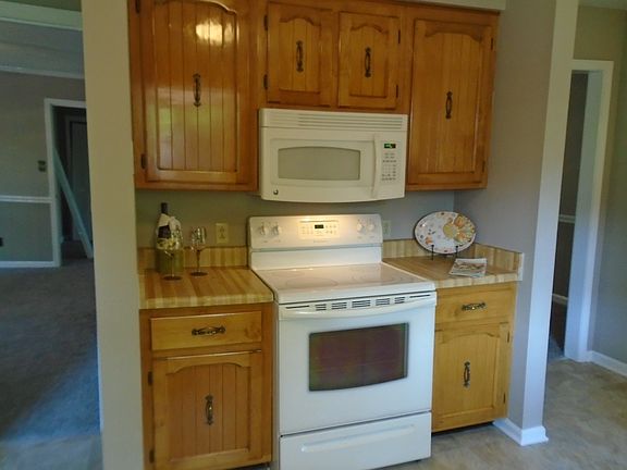 2nd image of 1812 Auburn Dr