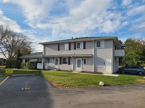 2S717 Winchester Cir E #4 Photo 1