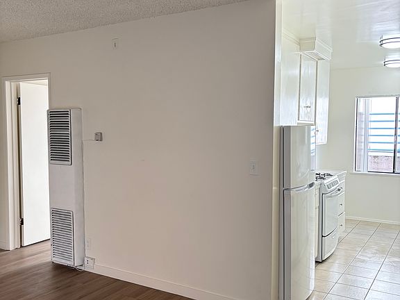 2nd image of 3002 Honolulu Ave #7