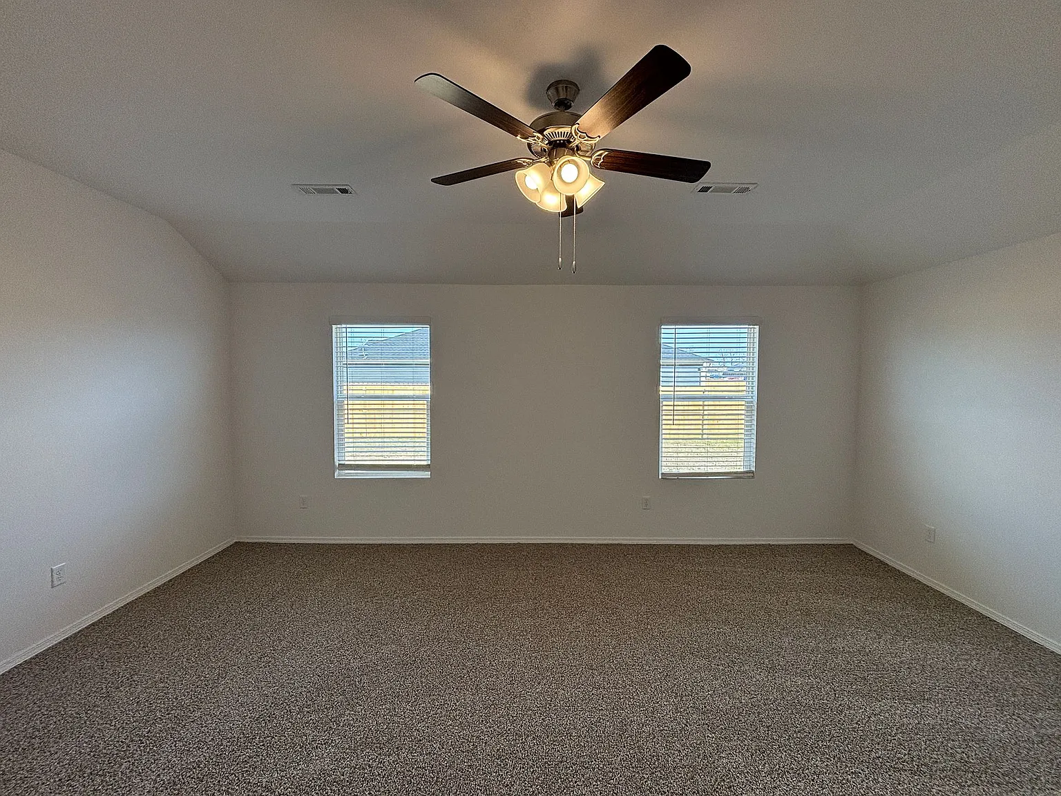 6099 Meridian Dr — Photo 2