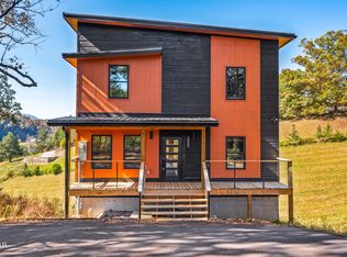 3005 Nellie Dr, Sevierville, TN 37876