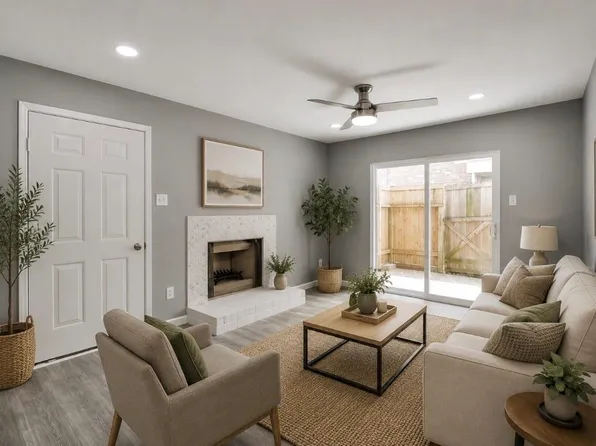 7600 Emmett F Lowry Expy APT 313, Texas City, TX 77591