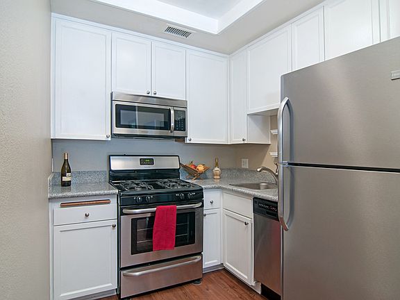 5th image of 701 Kettner Blvd Unit 195