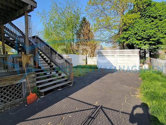3rd image of 1301 Lakeland Ave #2