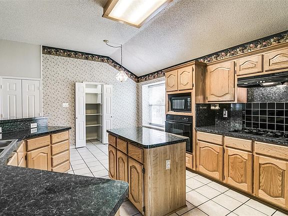 5th image of 616 Big Oak Ct