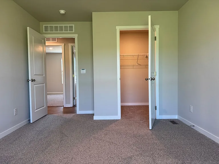 13631 Whitmore St — Photo 15