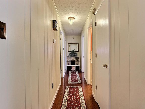 2nd image of 3119 Mayfield Dr