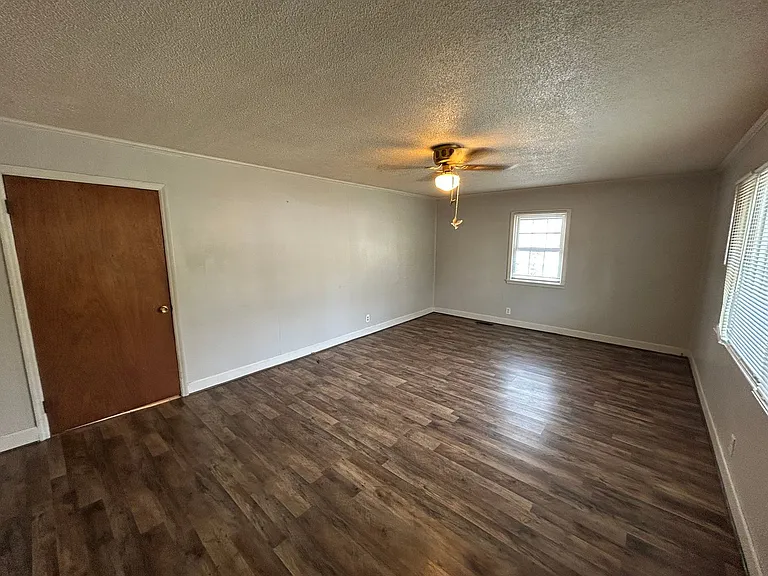 306 Walnut St — Photo 31