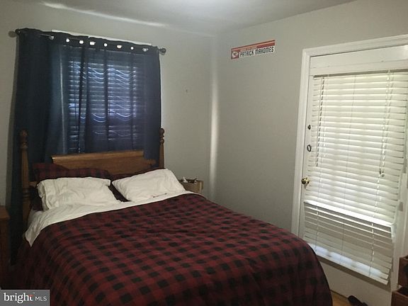 3rd image of 2811 Valley Dr