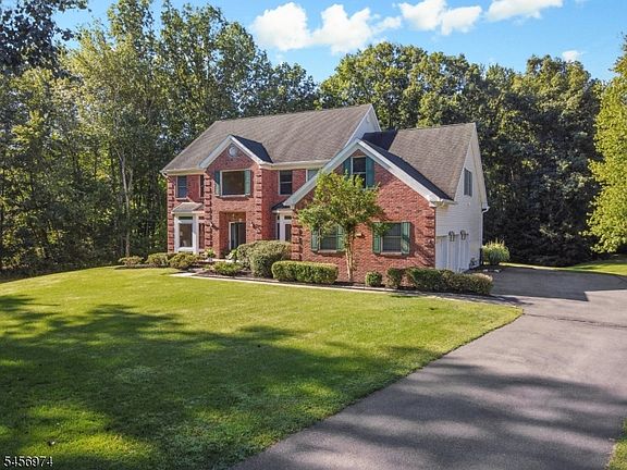 5th image of 15 Victoria Ln