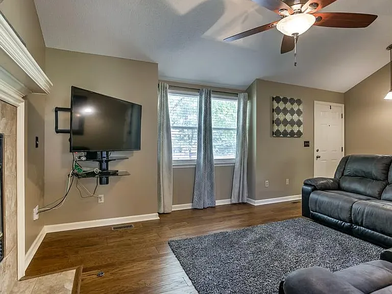 420 SE Onyx Dr — Photo 10