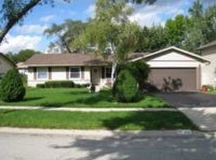 60 Lonsdale Rd, Elk Grove Village, IL 60007