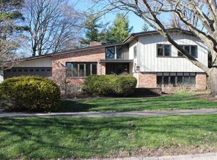 206 Pell Cir, Urbana, IL