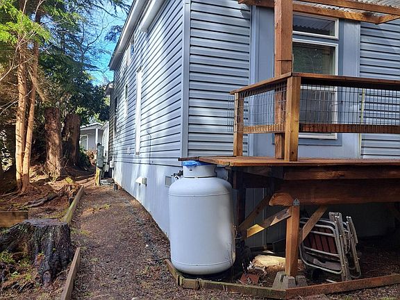 3rd image of 452 SE Quay Ave
