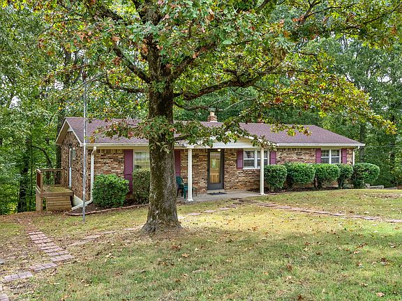 3rd image of 640 Dogwood Dr