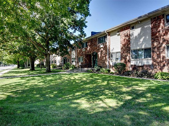 2nd image of 2453 Union Boulevard #39B