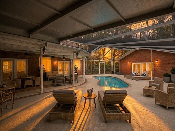 3rd image of 2445 Vaucluse Rd