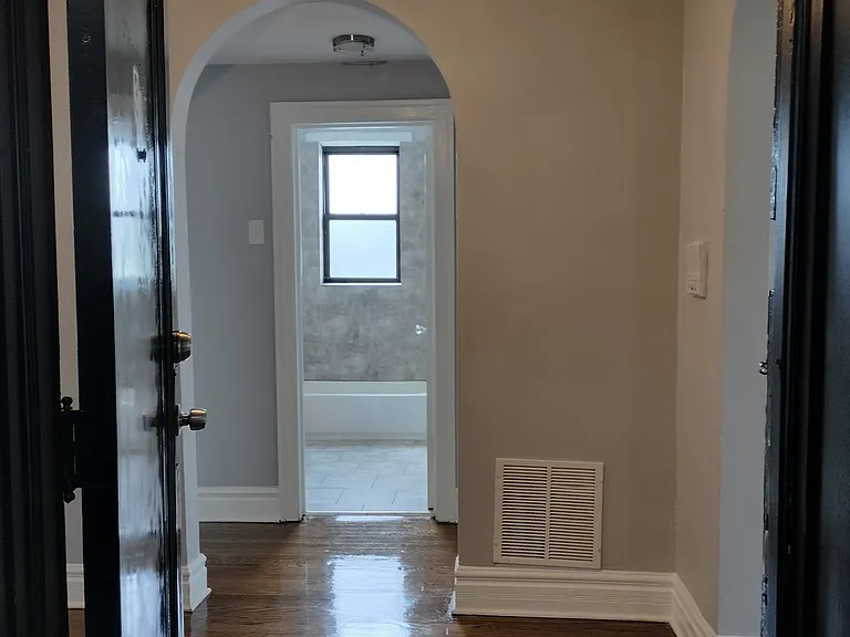 1741 W 80th St #3-1741-3 — Photo 2