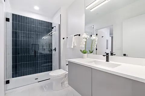 2nd image of 1458 W Grace St #2