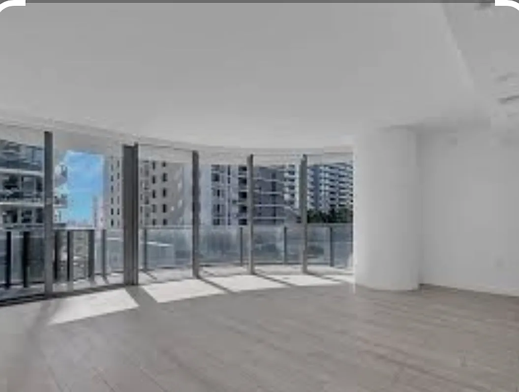 2 bed, 1020 sqft, $5,800 — Photo 1