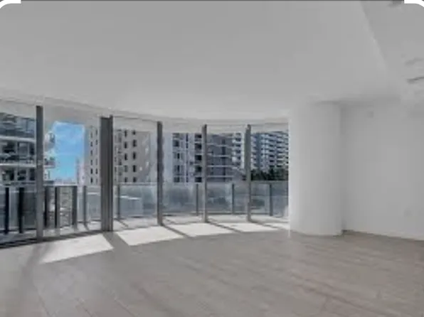 45 SW 9th St, Miami, FL