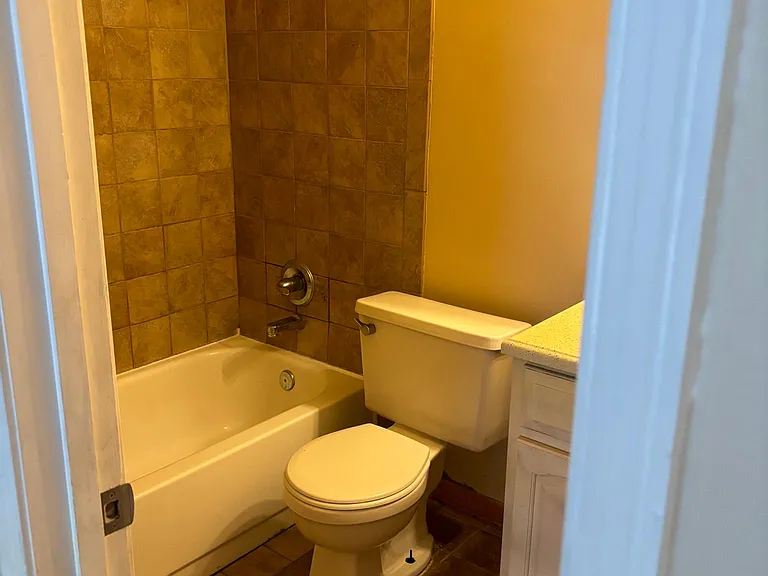 1806 Jenny Dr — Photo 3
