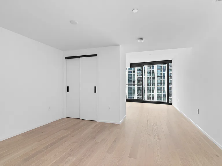 333 Ward Ave #2708 — Photo 5