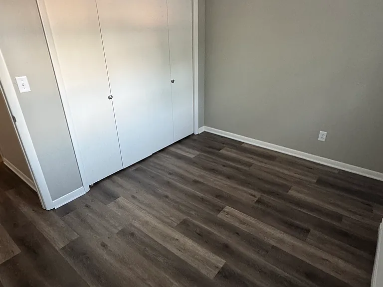 201 Begonia St NE #9 — Photo 8