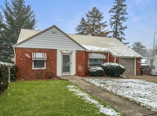1542 W Hurd St, Freeport, IL 61032