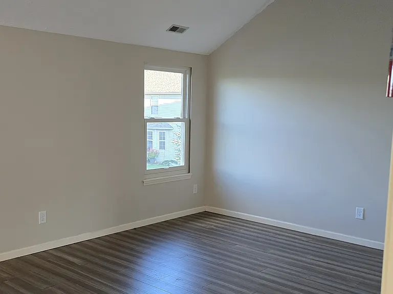 7975 Meadow Bend Cir — Photo 11