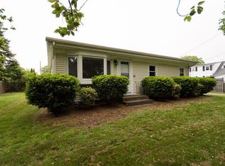 40 Clearview Ave, Portsmouth, RI 02871