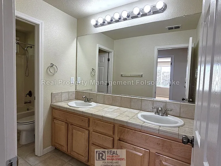 4446 Menaggio Way — Photo 18