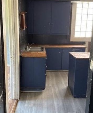 4th image of 303 N Marion St