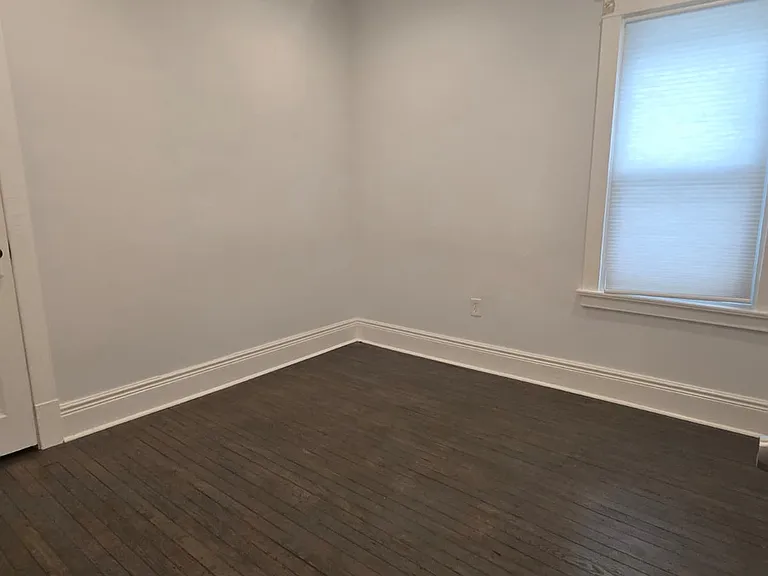 254 W Utica St — Photo 30